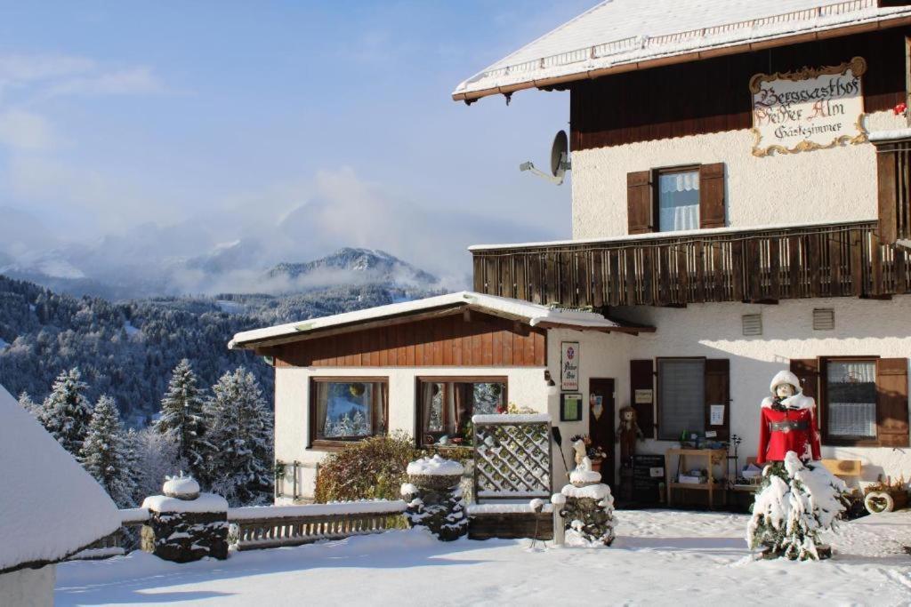 Pfeiffer Alm Am Sonnenhang Mit Blick Auf Die Zugspitze การ์มิช-พาร์เทนเคียร์เชน ภายนอก รูปภาพ