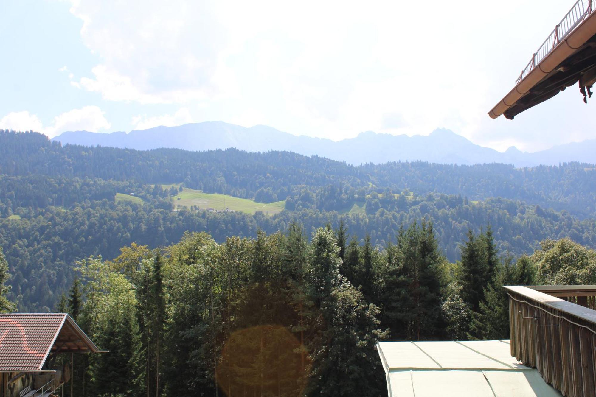 Pfeiffer Alm Am Sonnenhang Mit Blick Auf Die Zugspitze การ์มิช-พาร์เทนเคียร์เชน ห้อง รูปภาพ