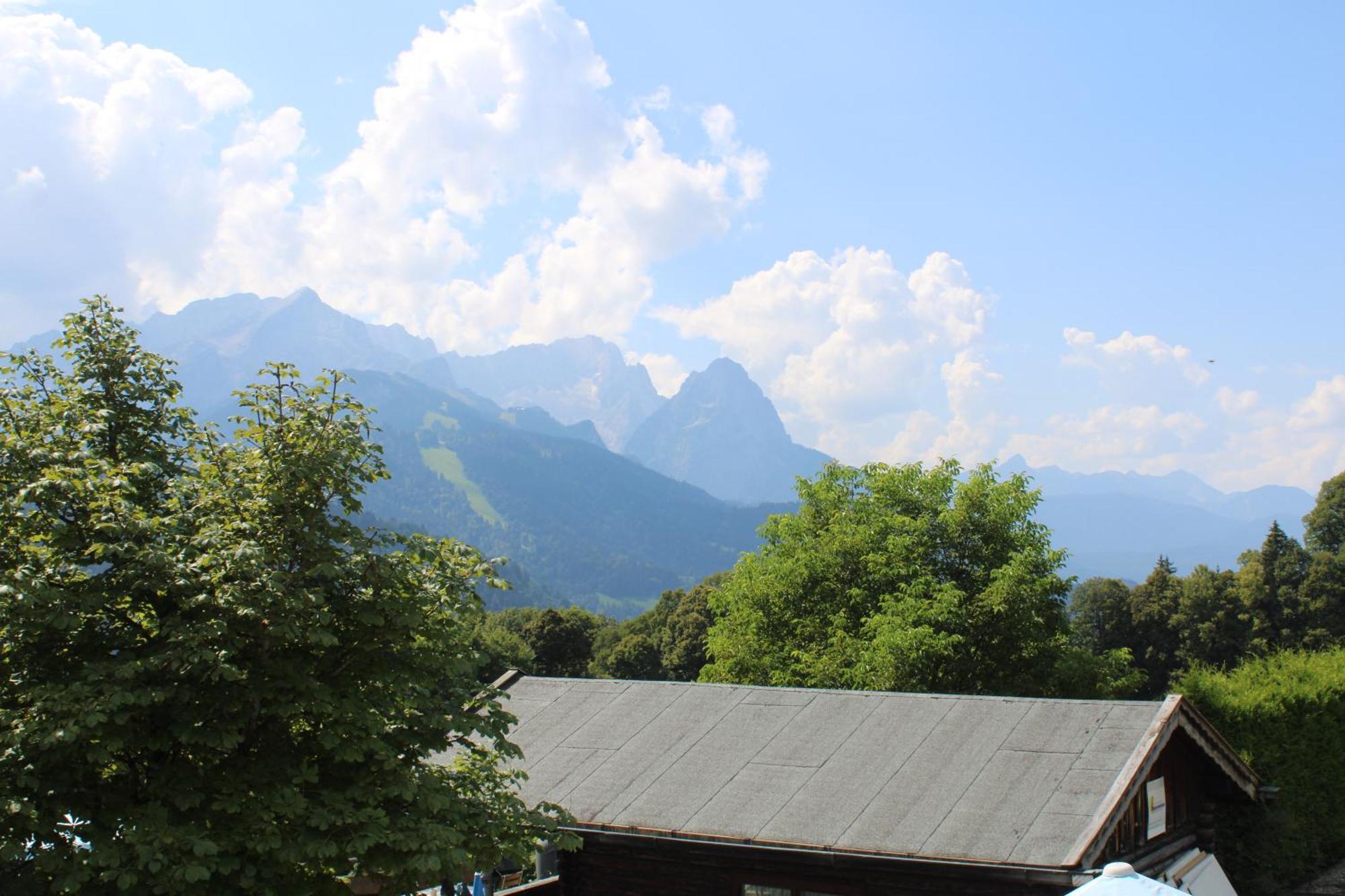 Pfeiffer Alm Am Sonnenhang Mit Blick Auf Die Zugspitze การ์มิช-พาร์เทนเคียร์เชน ห้อง รูปภาพ
